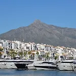Modern - 2 Bedrooms, Beachside - Puerto Banus Apartman