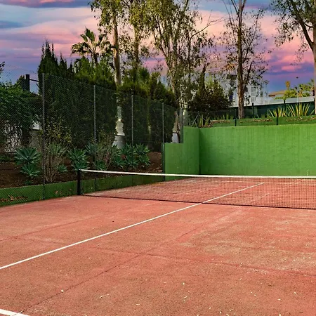 Modern - 2 Bedrooms, Beachside - Puerto Banus Appartement