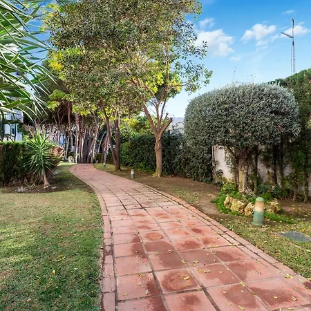 Modern - 2 Bedrooms, Beachside - Puerto Banus Apartamento