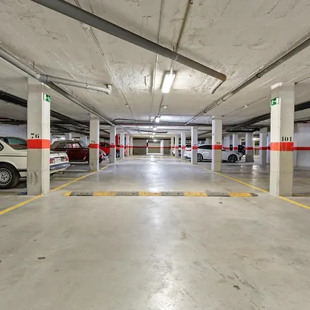 Modern - 2 Bedrooms, Beachside - Puerto Banus *