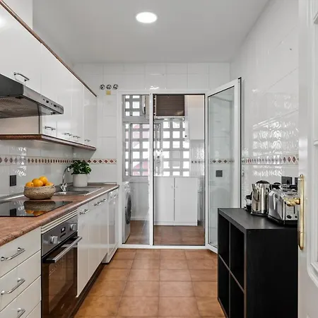 Modern - 2 Bedrooms, Beachside - Puerto Banus Μαρμπέλλα