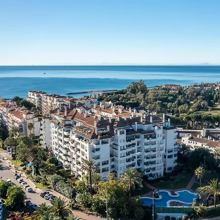 Apartamento Modern - 2 Bedrooms, Beachside - Puerto Banus *