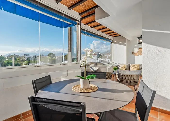 Modern - 2 Bedrooms, Beachside - Puerto Banus *