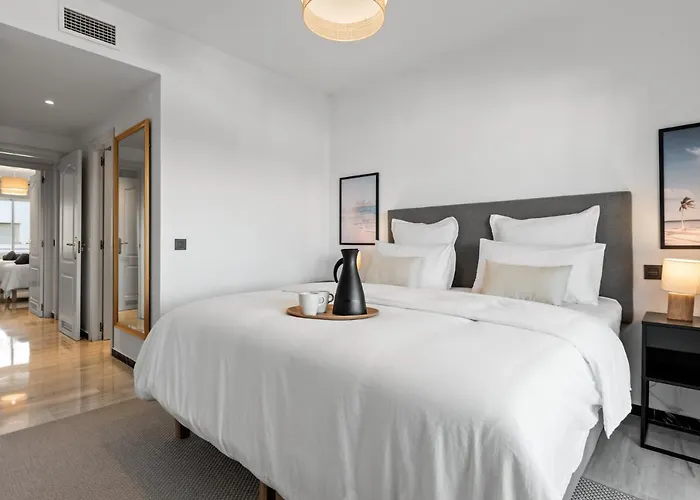 Daire Modern - 2 Bedrooms, Beachside - Puerto Banus