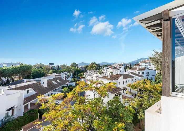 Modern - 2 Bedrooms, Beachside - Puerto Banus *