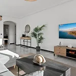 Modern - 2 Bedrooms, Beachside - Puerto Banus Marbella