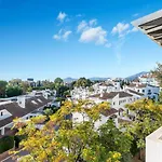 Modern - 2 Bedrooms, Beachside - Puerto Banus *