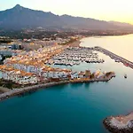 Apartment Modern - 2 Bedrooms, Beachside - Puerto Banus Marbella
