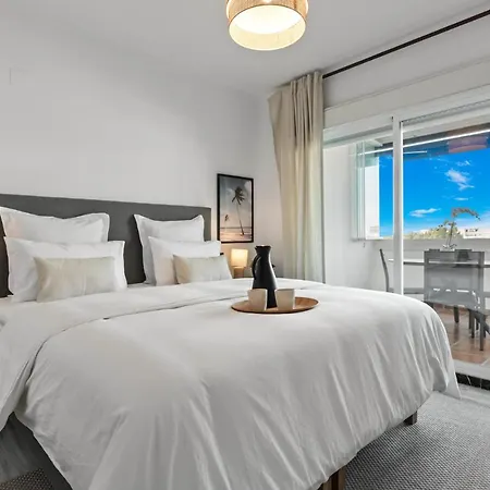 Modern - 2 Bedrooms, Beachside - Puerto Banus Appartement