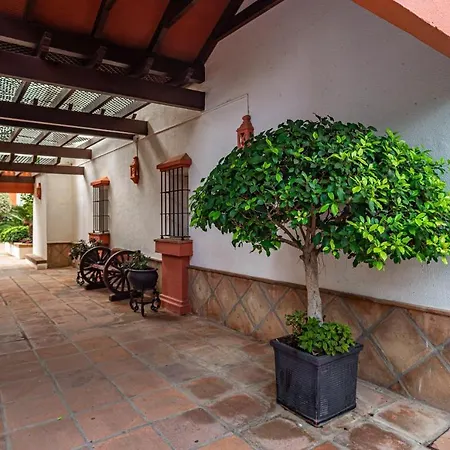 Modern - 2 Bedrooms, Beachside - Puerto Banus Апартаменты *