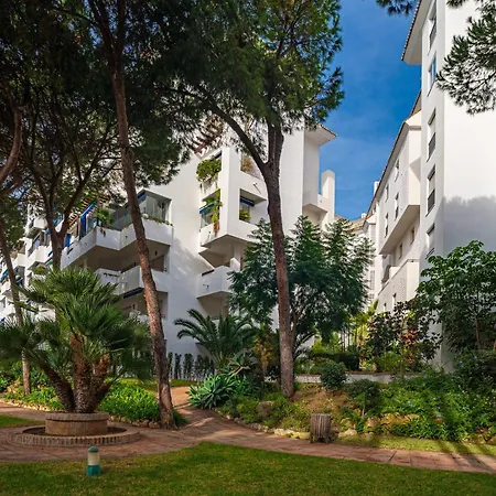 Modern - 2 Bedrooms, Beachside - Puerto Banus Апартаменты