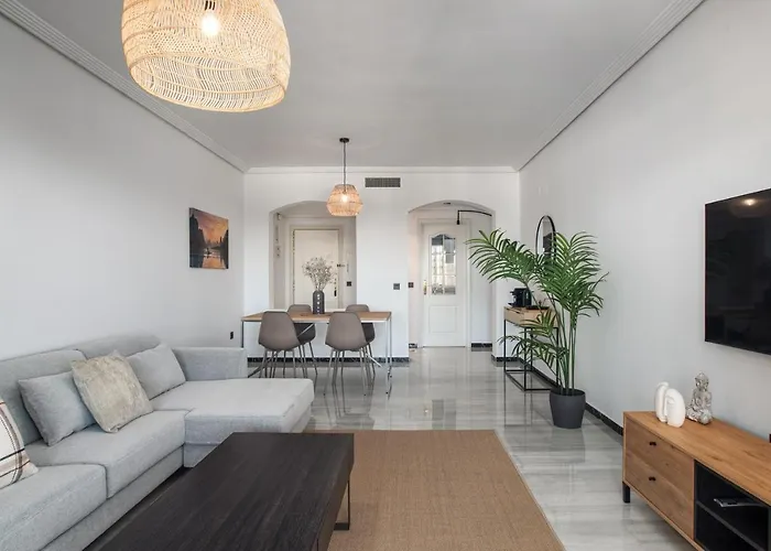 Modern - 2 Bedrooms, Beachside - Puerto Banus Apartment Marbella