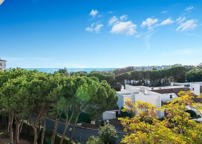 Modern - 2 Bedrooms, Beachside - Puerto Banus Апартаменты Марбелья