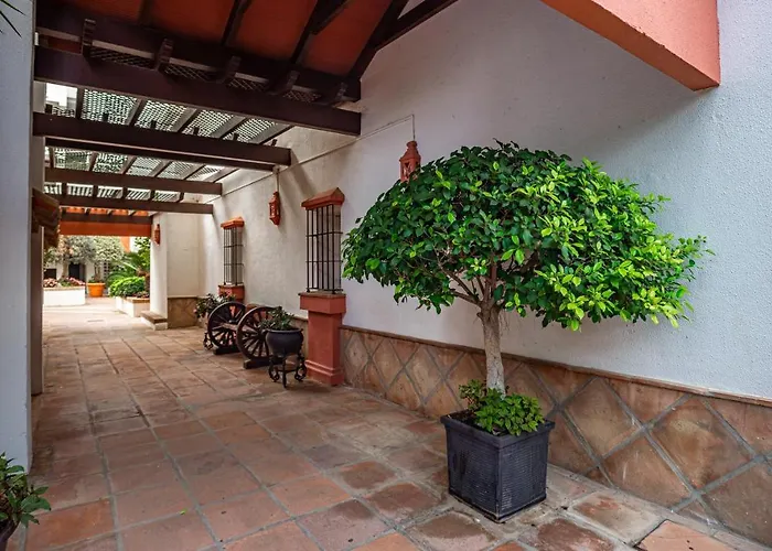 Modern - 2 Bedrooms, Beachside - Puerto Banus Apartment *