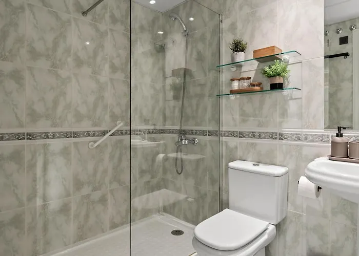 Apartment Modern - 2 Bedrooms, Beachside - Puerto Banus