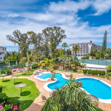 Modern - 2 Bedrooms, Beachside - Puerto Banus Apartamento Marbella