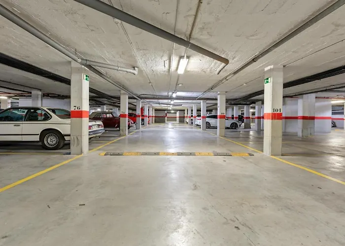 Modern - 2 Bedrooms, Beachside - Puerto Banus *